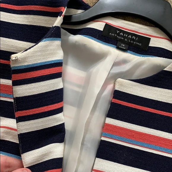 Tahari Blazer - Picture 3 of 4